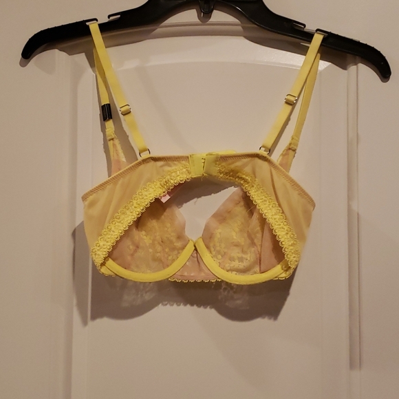 New Victoria's secret bra - Picture 3 of 3